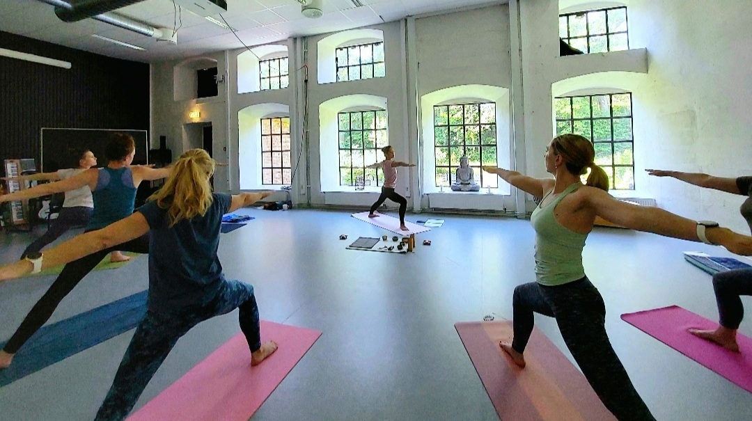 Nyhet: Mindful Yoga med Maria, mandager kl 19:30 – 20:30 på Lotussenteret i Larvik
